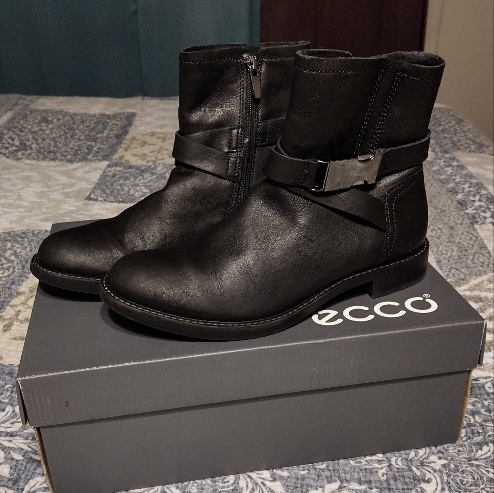 ECCO Sartorelle Booties
